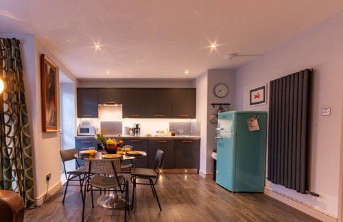 Cliftonville Apartment | Walpole Bay 2 bed Stunning Garden Apt By Adliv