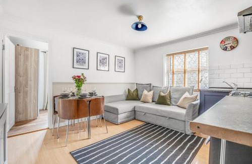Markhouse Apartment | Walthamstow Central London