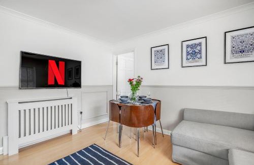 Markhouse Apartment | Walthamstow Central London
