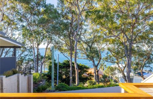 Salamander Bay House | Wanda Waterview, 1-344 Wanda Ave - Water Views, Linen, Bed Making, Wi-Fi, aircon