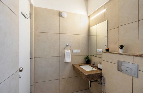 Pulikeshi Nagar Hotel | Wandr Hotel Ulsoor
