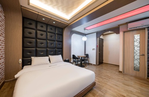 Samnye Hotel | Wanju Ace