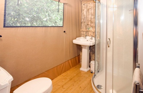 Dawlish RV Rental | Want to camp but desperately need the home comforts.