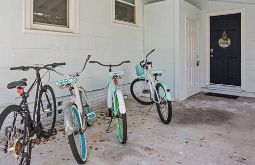 Avondale Apartment | Want to visit Jacksonville without breaking the bank? This is the spot for you