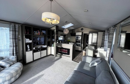 Hamworthy House | Waratah stunning frontrow lodge with unobstructed sea view on Rockley Park Poole