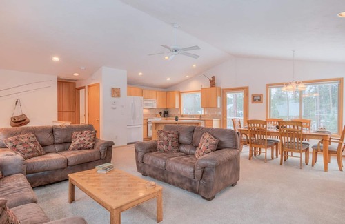 Sunriver House | Warbler Lane 15