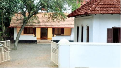 Thrissur Bed & Breakfast | Wariyam Heritage