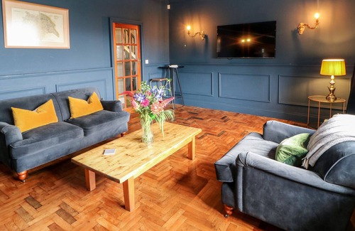 Halifax Cottage | WARLEY LODGE, pet friendly, character holiday cottage in Halifax