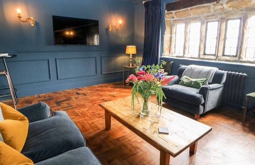 Halifax Cottage | WARLEY LODGE, pet friendly, character holiday cottage in Halifax
