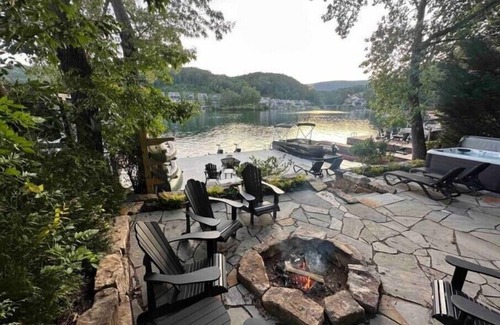 Waleska House | Warluskee Luxury Lakefront Cottage w/Hot Tubnn