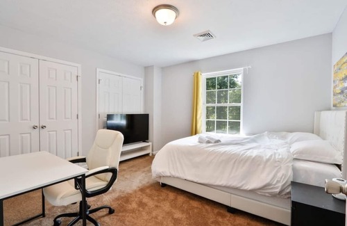 East Stroudsburg House | Warm 4 Bedroom House with large outdoor space
