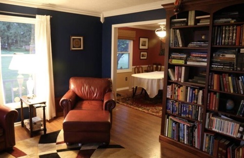 North Industry House | Warm and Comfortable Home