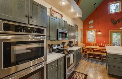 McCall House | Warm and Spacious Home Near Town/Lake - Private Hot Tub & Pool Table
