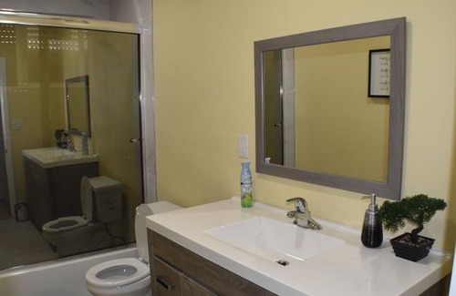 Rancho Dominguez House | Warm and Welcoming