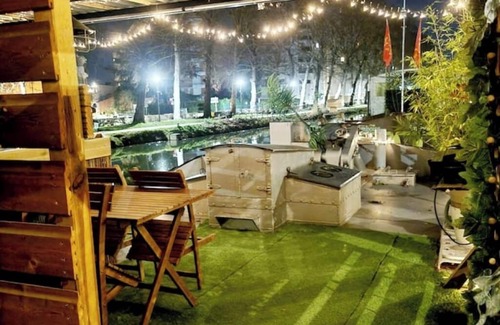 Cote Pavee Boat Rental | Warm barge with jacuzzi Toulouse center