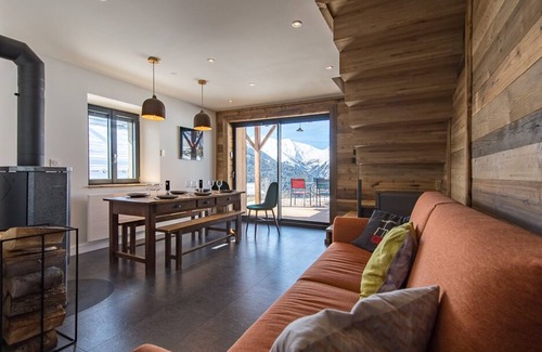 Albiez-le-Vieux Ski Chalet | Warm chalet with exceptional view