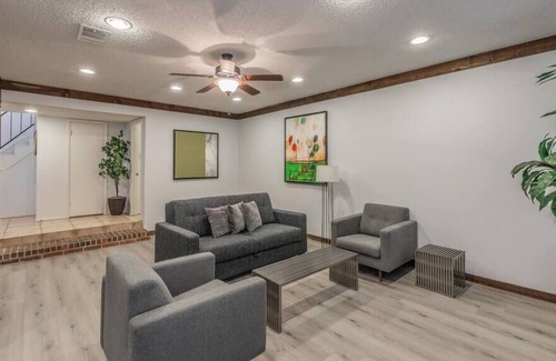 Meadowbrook House | Warm Comfy 3BR Home in Ft. Worth~ideal for families