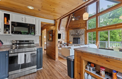 Stanton Cabin | Warm & Cozy Red River Gorge A-Frame with Hot Tub and EV charger