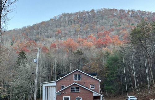 Forest Hills House | Warm family mountain home in Cullowhee, NC.
