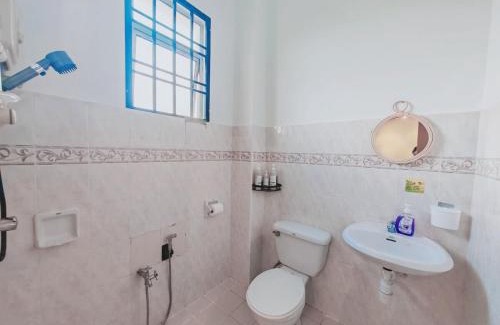 Taman Setia Indah House | Warm family suites at Setia Indah near Austin