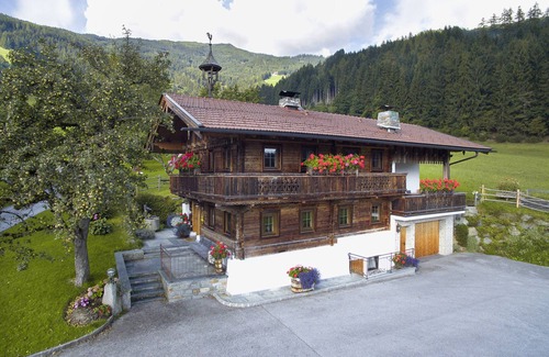 Fuegenberg Ski Chalet | Warm feel-good house, 3 top ski areas, playground