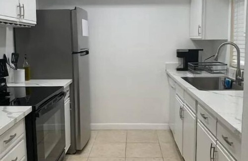 Sunrise Vista Chino Condo | Warm Living in Palm Springs