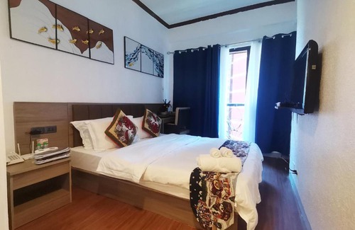 Makati Apartment | warm makati