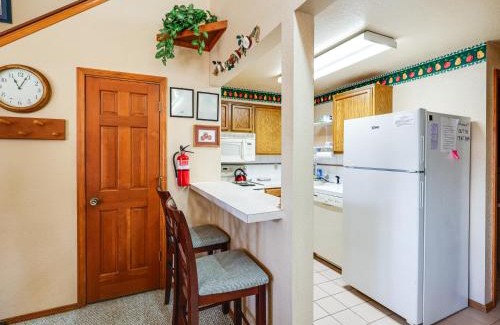 McCall Apartment | Warm McCall Condo Half-Mile to Payette Lake!