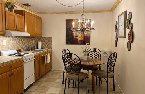 Warm Mineral Springs Apartment | WARM MINERAL SPRINGS SPACIOUS LAKEFRONT APARTMENT