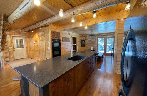 Dubois Cabin | Warm Springs Lodge on Union Pass Near Yellowstone