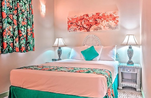 Worthing Hotel | Warm Stay Close to Bridgetown | Hotel w/On-Site Dining & Beach Nearby