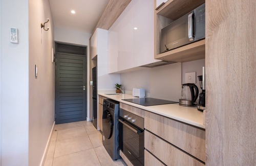Port Zimbali Apartment | Warm Studio Apartment , Aircon , Pool