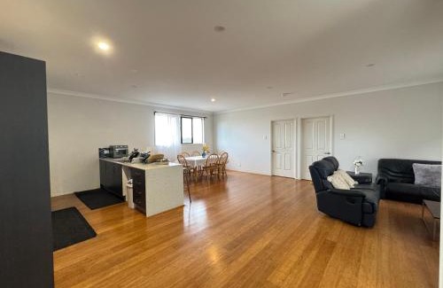 Coopers Plains House | Warm Welcome at Copper Plain
