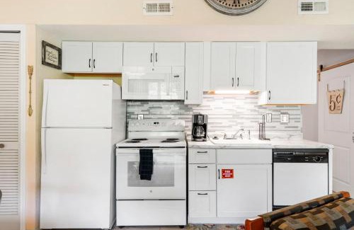 Table Rock House | Warm Welcome Getaway - Resort Stay for 6