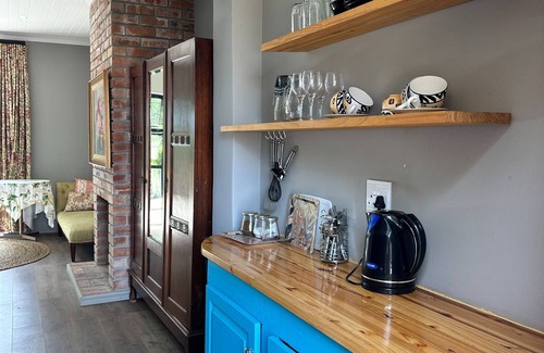 Grabouw House | Warm & Welcoming Cottage - Your Perfect Getaway