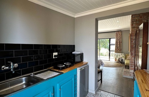 Grabouw House | Warm & Welcoming Cottage - Your Perfect Getaway