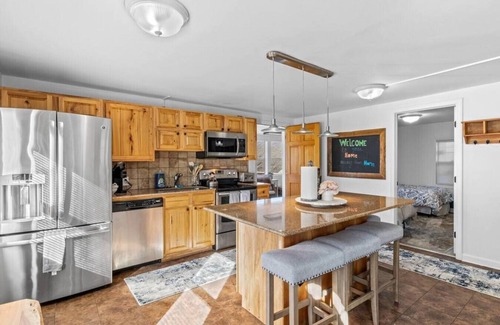 South Burlington Apartment | Warm & Welcoming 5BR Home