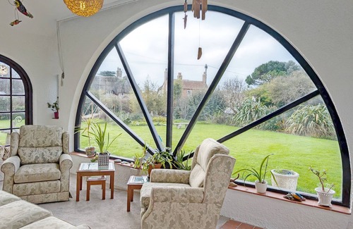 Selsey Cottage | Warner Wood - Selsey - sleeps 15 guests in 5 bedrooms