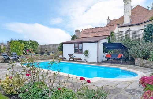 Selsey Cottage | Warner Wood - Selsey - sleeps 15 guests in 5 bedrooms