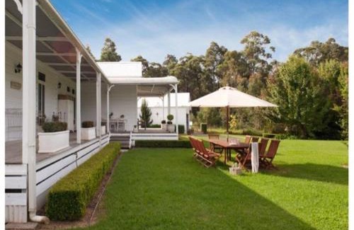 Surfside House | Warrane- LUXURY ESTATE WITH POOL & GUESTHOUSE