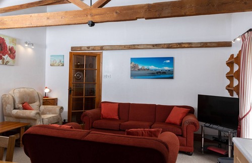 Torrington Cottage | WARREN COTTAGE, pet friendly, with pool in Torrington