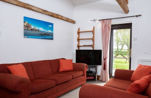 Torrington Cottage | WARREN COTTAGE, pet friendly, with pool in Torrington