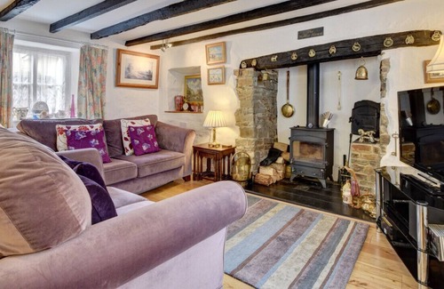 Dolton House | Warren Cottage - Two Bedroom House, Sleeps 4