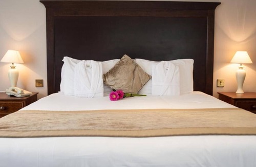 Shepperton Hotel | Warren Lodge Hotel