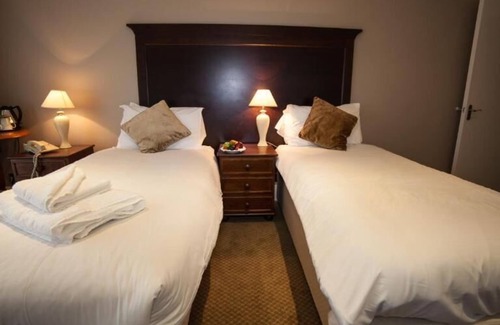 Shepperton Hotel | Warren Lodge Hotel