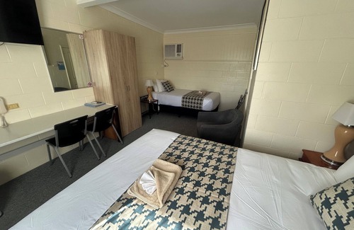 Warren Hotel | Warren Motor Inn