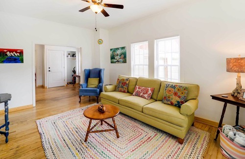 Warrensville House | Warrensville Home: Deck, Fire Pit & Mountain Views