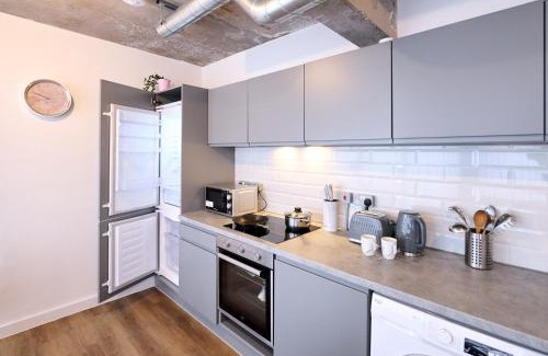 Warrington Apartment | Warrington Retreat - Pluxa Pink Pearl
