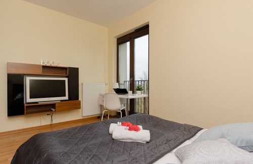 Muranow Apartment | Warsaw Apartment With Parking by Renters