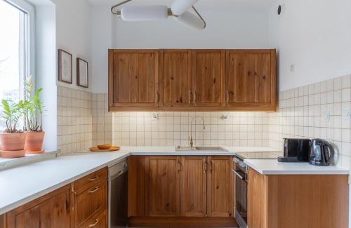 Saska Kepa Apartment | Warsaw Concierge Saxon Apartment